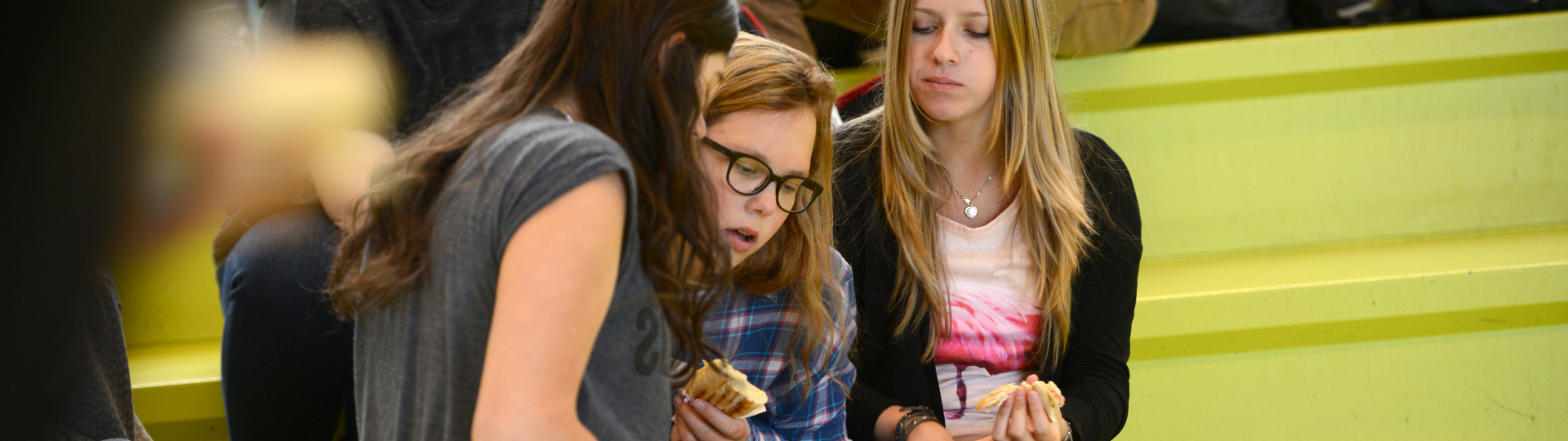 Studenten aan het lunchen